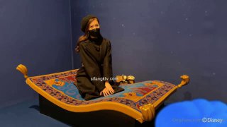 大学刚毕业的美乳学生妹帮男客服务真周到